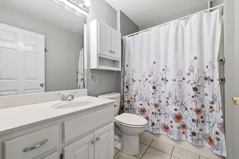 Bath - 52 Cambridge Dr, Murray, KY 42071 photo 2 of 2