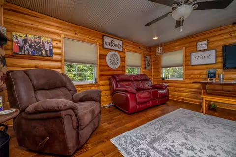 Living - 224 Mays Rd, Sandy Hook, KY 41171 photo 4 of 5