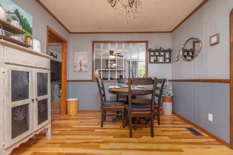 Dining - 224 Mays Rd, Sandy Hook, KY 41171 photo 3 of 3