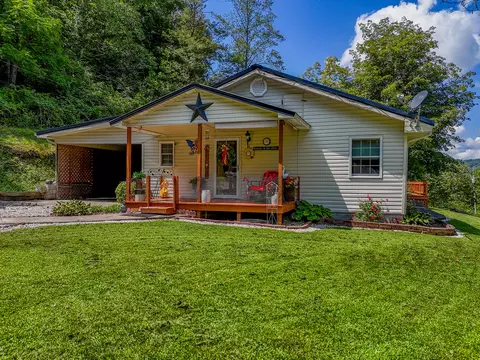 Exterior - 224 Mays Rd, Sandy Hook, KY 41171 photo 2 of 17