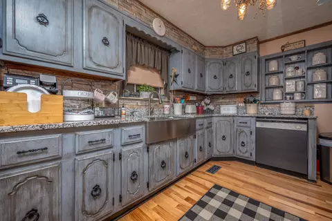 Kitchen - 224 Mays Rd, Sandy Hook, KY 41171 photo 4 of 4