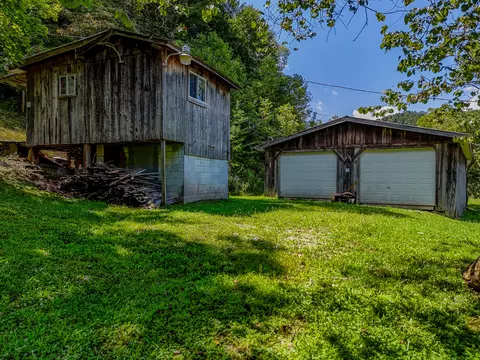 Exterior - 224 Mays Rd, Sandy Hook, KY 41171 photo 4 of 17