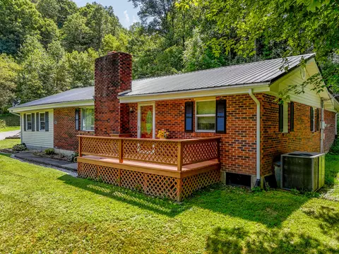 Exterior - 224 Mays Rd, Sandy Hook, KY 41171 photo 3 of 17