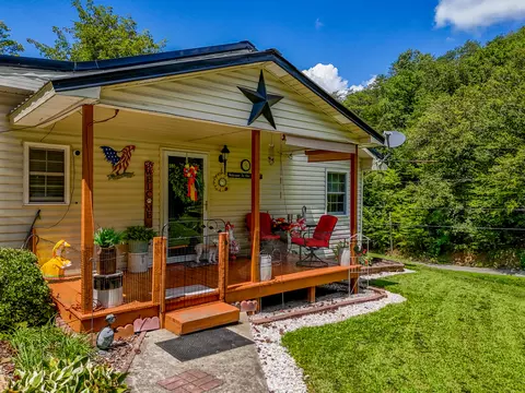Exterior - 224 Mays Rd, Sandy Hook, KY 41171 photo 9 of 17