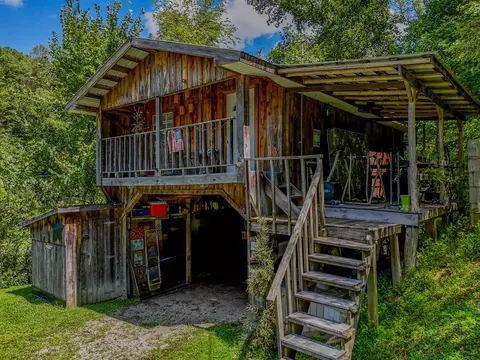 Exterior - 224 Mays Rd, Sandy Hook, KY 41171 photo 5 of 17