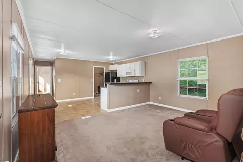 774 E Us Hwy 62 Hwy, Eddyville, KY 42038