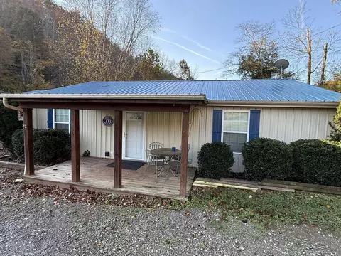 612 Little Indian Dr, Jamestown, KY 42629