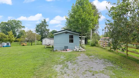 270 Hensley Rd, East Bernstadt, KY 40729