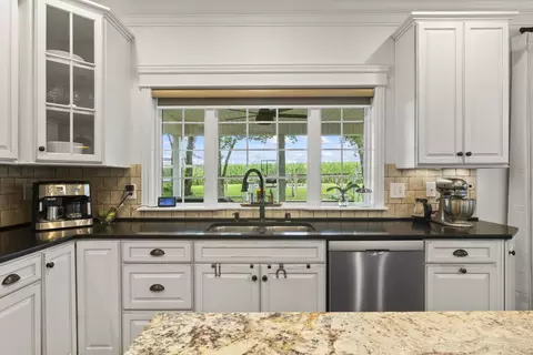 Kitchen - 171 Coachman Pl, Georgetown, KY 40324 photo 2 of 3