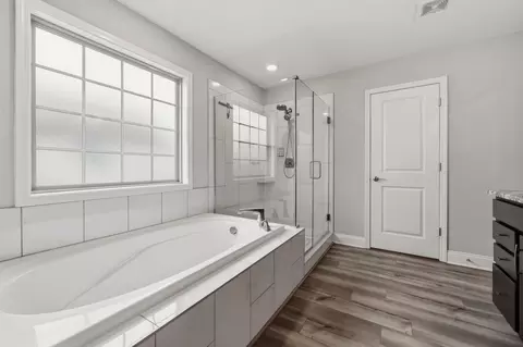 Bath - 160 Limestone Ln, Georgetown, KY 40324 photo 3 of 6
