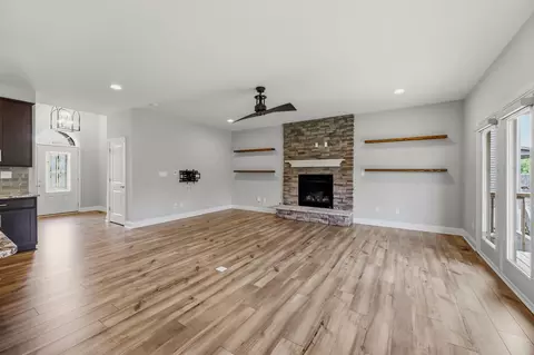 Living - 160 Limestone Ln, Georgetown, KY 40324 photo 6 of 9