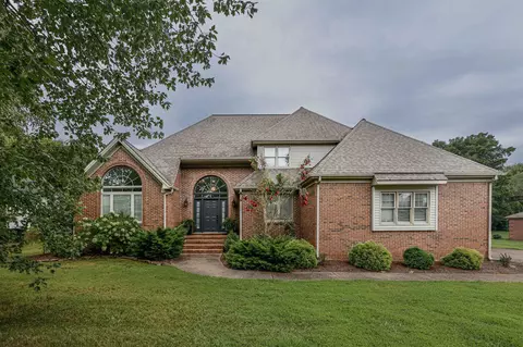 6460 Stinespring Dr, Paducah, KY 42001