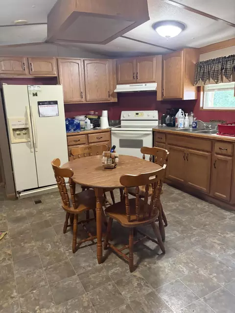 Kitchen - 566 Ebon Rd, Wellington, KY 40387 photo 1 of 2