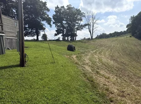 Exterior - 566 Ebon Rd, Wellington, KY 40387 photo 5 of 14