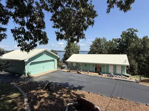 136 Sherwood Dr, Gilbertsville, KY 42044