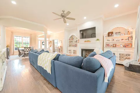 Living - 212 Mccoy Rd, Grayson, KY 41143 photo 2 of 3