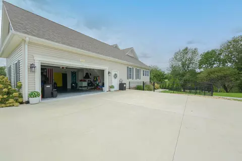 Exterior - 212 Mccoy Rd, Grayson, KY 41143 photo 9 of 14
