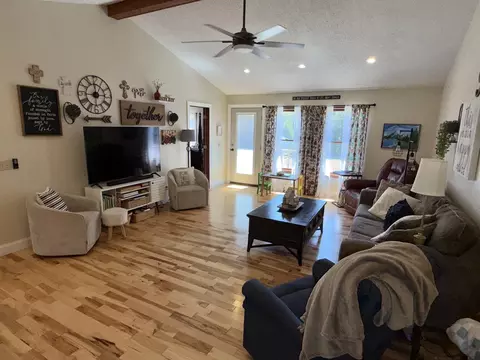 Living - 195 Reece Rd, Mayfield, KY 42066 photo 1 of 2