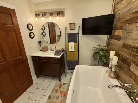 Bath - 195 Reece Rd, Mayfield, KY 42066 photo 7 of 7