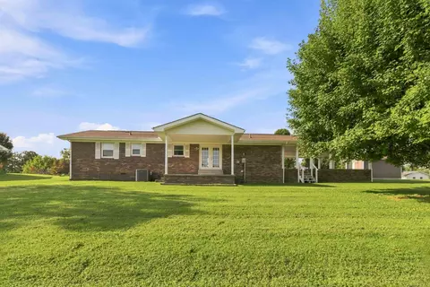 Exterior - 26 Emerald Ln, Corbin, KY 40701 photo 3 of 12