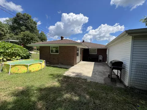 Exterior - 1500 S Elm St, Corbin, KY 40701 photo 7 of 8