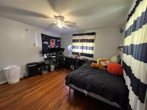 Bedroom - 1500 S Elm St, Corbin, KY 40701 photo 5 of 6