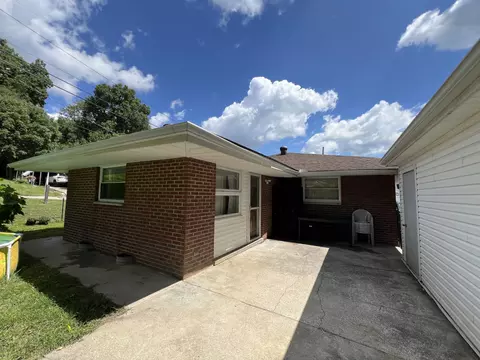 Exterior - 1500 S Elm St, Corbin, KY 40701 photo 5 of 8
