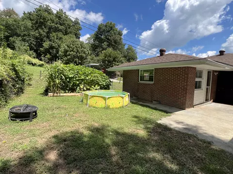 Exterior - 1500 S Elm St, Corbin, KY 40701 photo 8 of 8
