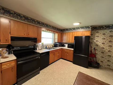Kitchen - 1500 S Elm St, Corbin, KY 40701 photo 1 of 2