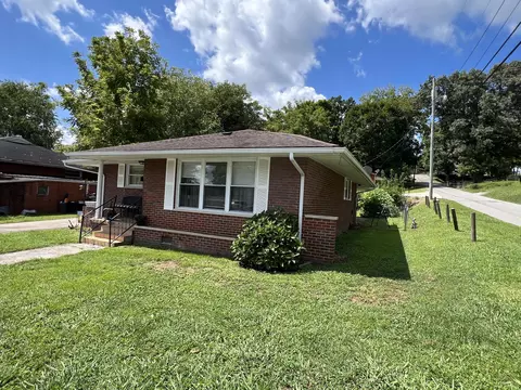 Exterior - 1500 S Elm St, Corbin, KY 40701 photo 4 of 8