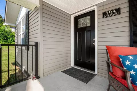 Exterior - 104 W 14th St, Corbin, KY 40701 photo 3 of 9