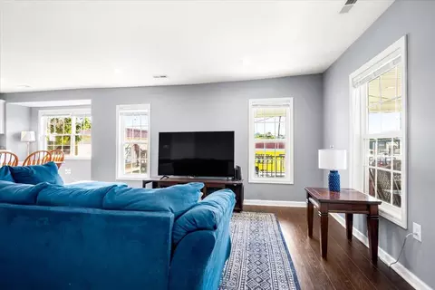 Living - 104 W 14th St, Corbin, KY 40701 photo 2 of 2