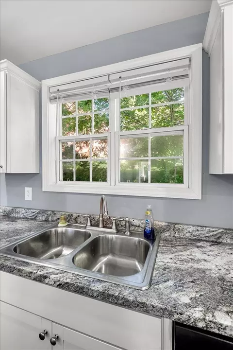 Kitchen - 104 W 14th St, Corbin, KY 40701 photo 2 of 4