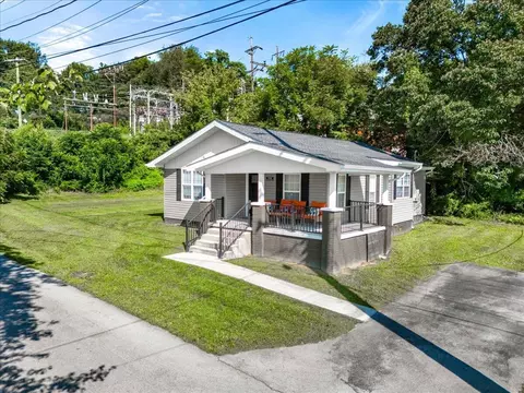 Exterior - 104 W 14th St, Corbin, KY 40701 photo 7 of 9