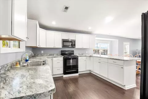 Kitchen - 104 W 14th St, Corbin, KY 40701 photo 1 of 4