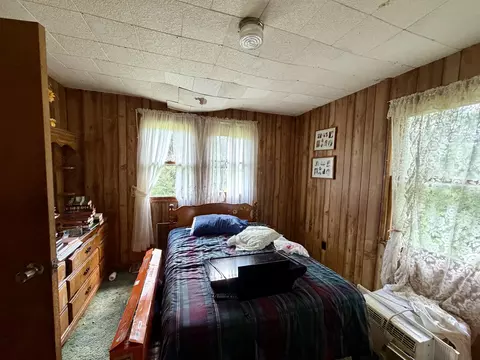 Bedroom - 335 Smallwood Rd, Stanton, KY 40380 photo 1 of 4