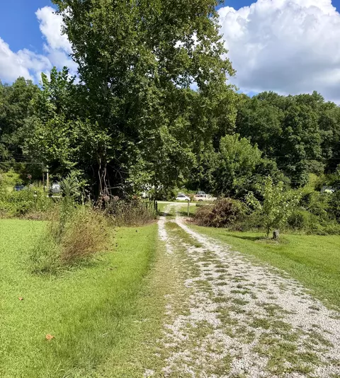 Exterior - 335 Smallwood Rd, Stanton, KY 40380 photo 1 of 19