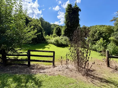 Exterior - 335 Smallwood Rd, Stanton, KY 40380 photo 18 of 19