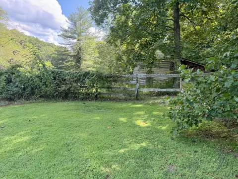 Exterior - 335 Smallwood Rd, Stanton, KY 40380 photo 12 of 19