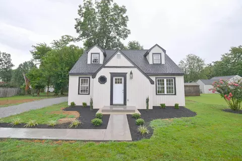 2220 Shawnee Ln, Paducah, KY 42001