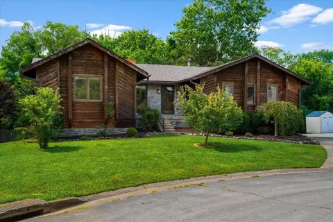 632 Pebble Creek Dr, Lexington, KY 40517