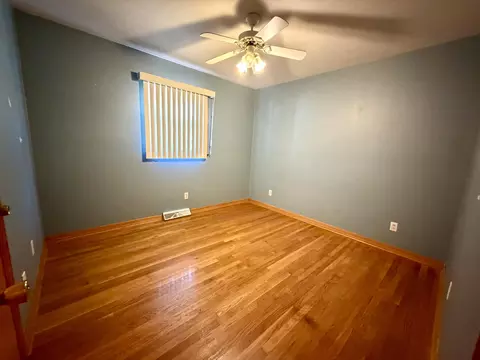 Bedroom - 214 Laurel Dr, Berea, KY 40403 photo 3 of 8