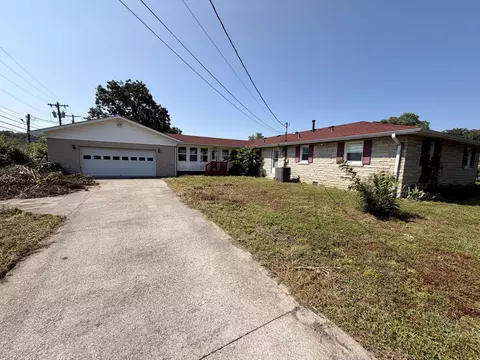 Exterior - 214 Laurel Dr, Berea, KY 40403 photo 6 of 7