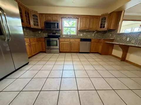 Kitchen - 214 Laurel Dr, Berea, KY 40403 photo 2 of 2