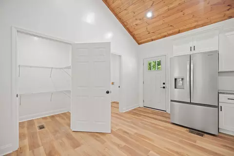 Entry Way - 2610 E Fork Rd, Means, KY 40346 photo 4 of 7