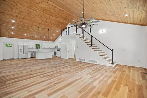 Living - 2610 E Fork Rd, Means, KY 40346 photo 2 of 6