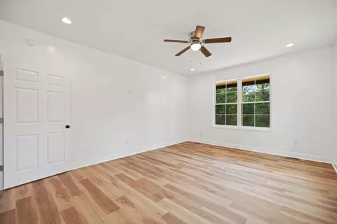 Bedroom - 2610 E Fork Rd, Means, KY 40346 photo 3 of 9