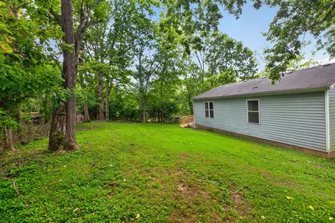 Exterior - 310 E 10th St, Millersburg, KY 40348 photo 2 of 4
