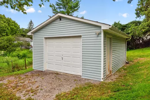 Exterior - 310 E 10th St, Millersburg, KY 40348 photo 3 of 4