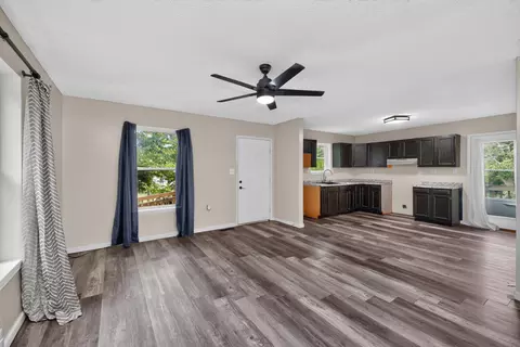 Living - 310 E 10th St, Millersburg, KY 40348 photo 3 of 5